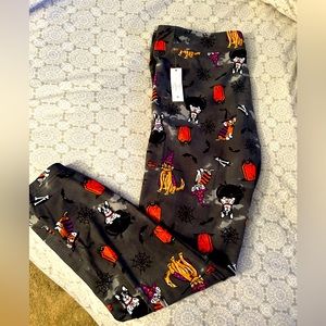 Cute Halloween pumpkin witches Dog stretchy 16/18 pants 🎃 NWT